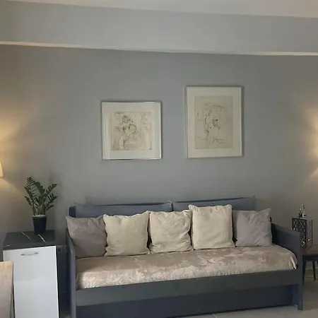 Studio In The Center, 2 Mins From The Beach Loutráki Exterior foto